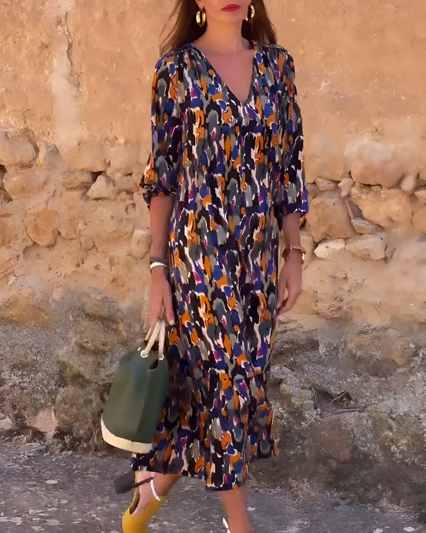Renée | Vintage jurk met V-hals en romantische mouwen
