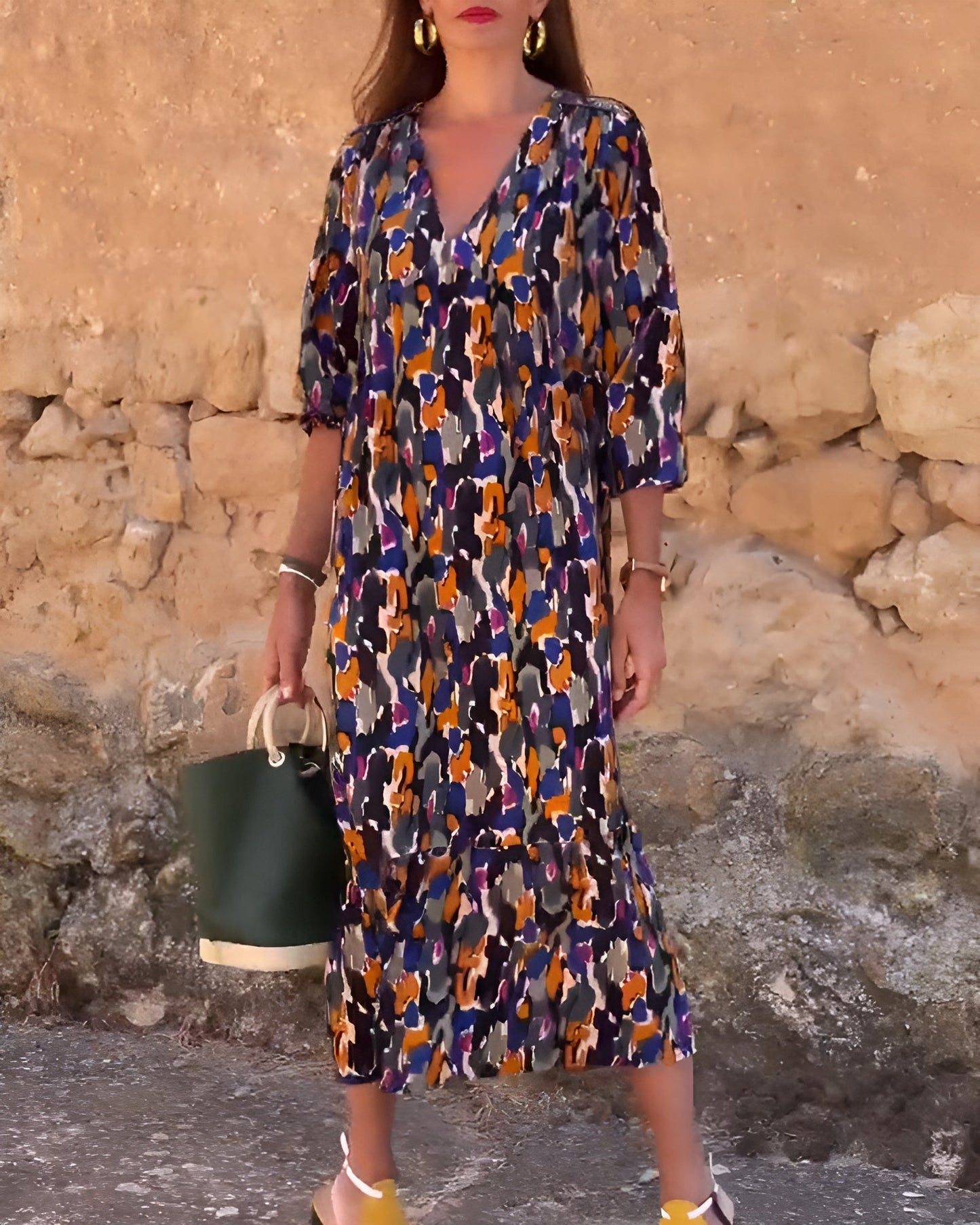 Renée | Vintage jurk met V-hals en romantische mouwen