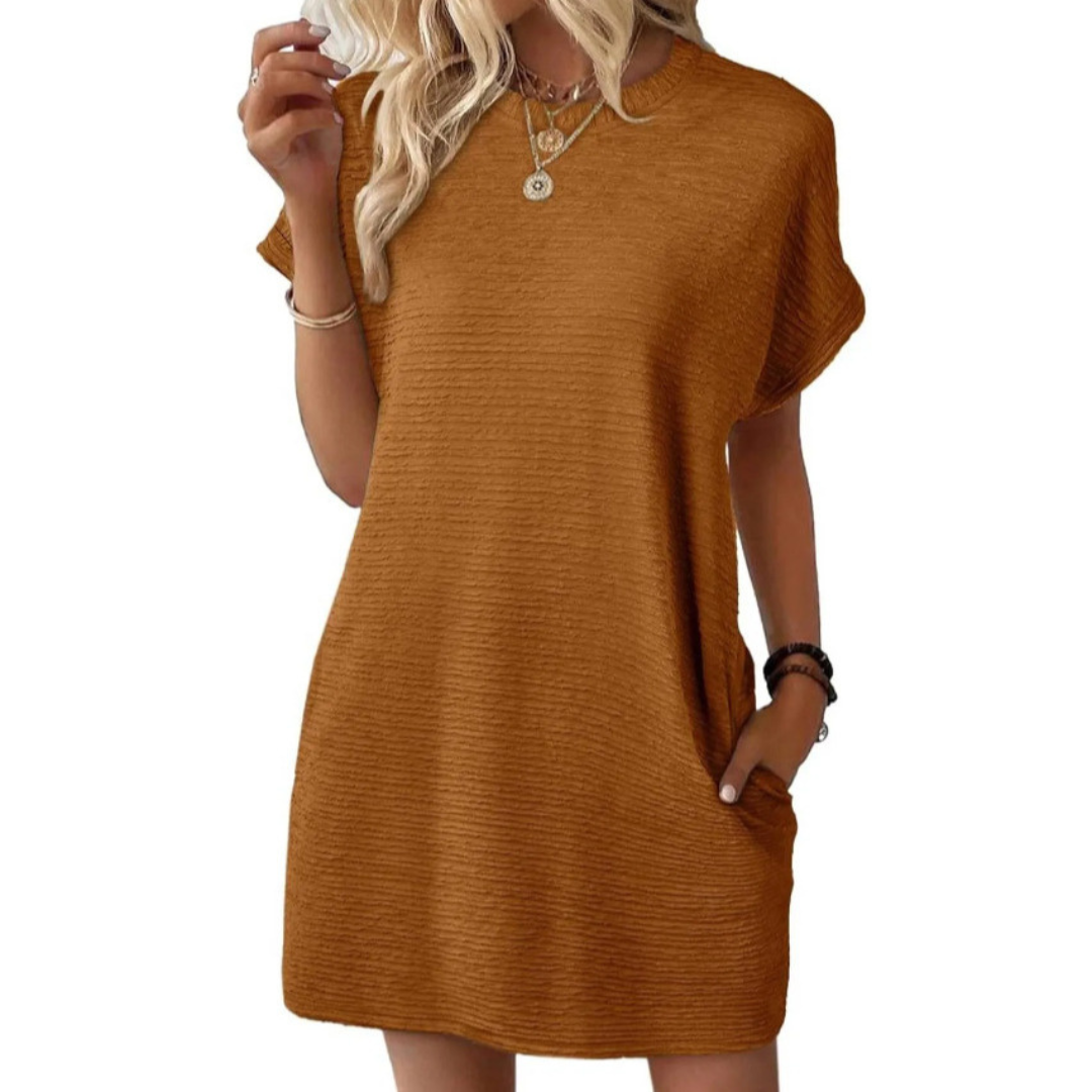 Yvette | Minimalistische zomerjurk met ronde hals en tijdloze eenvoud