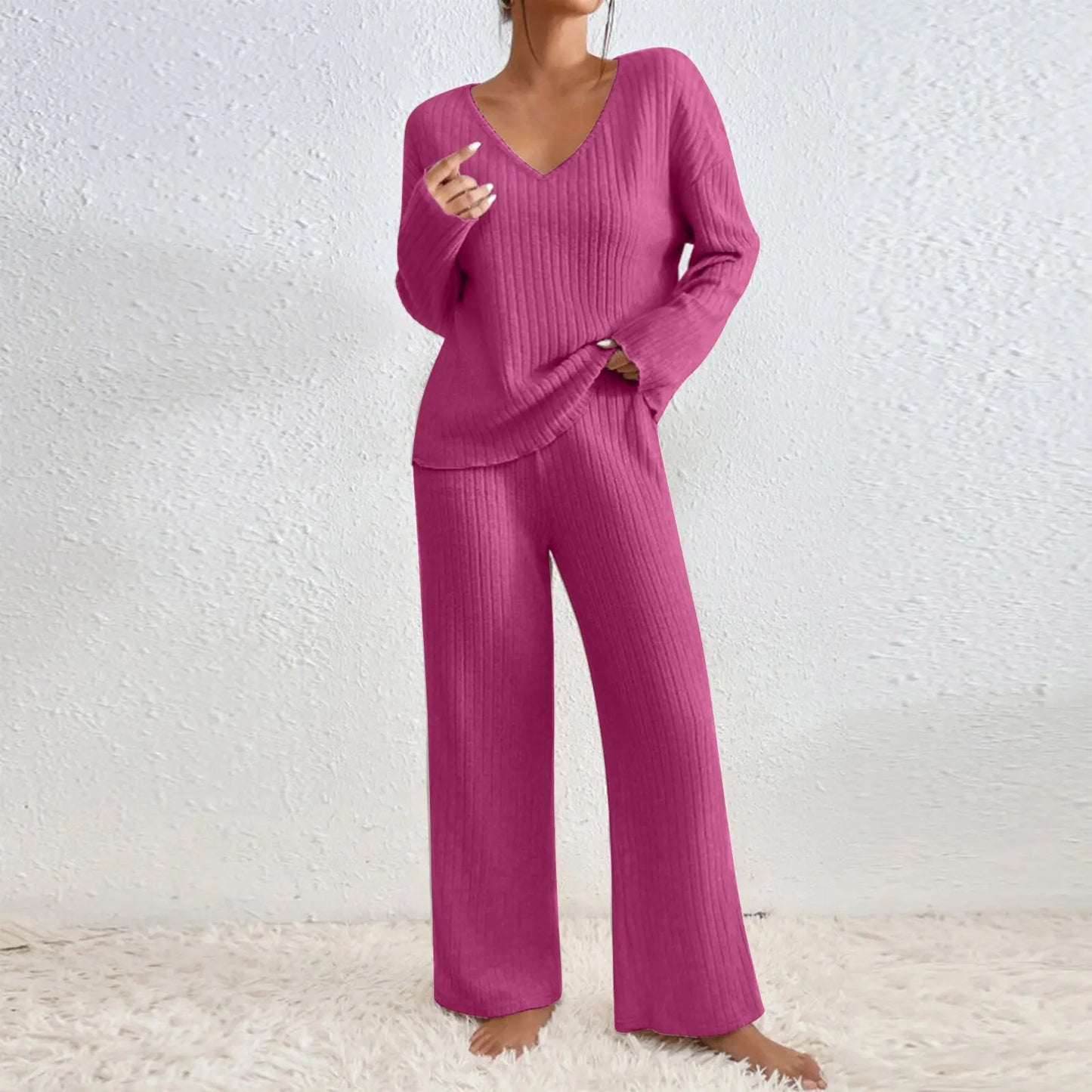 Vivienne | Tweedelige set met rechte broek en V-hals top