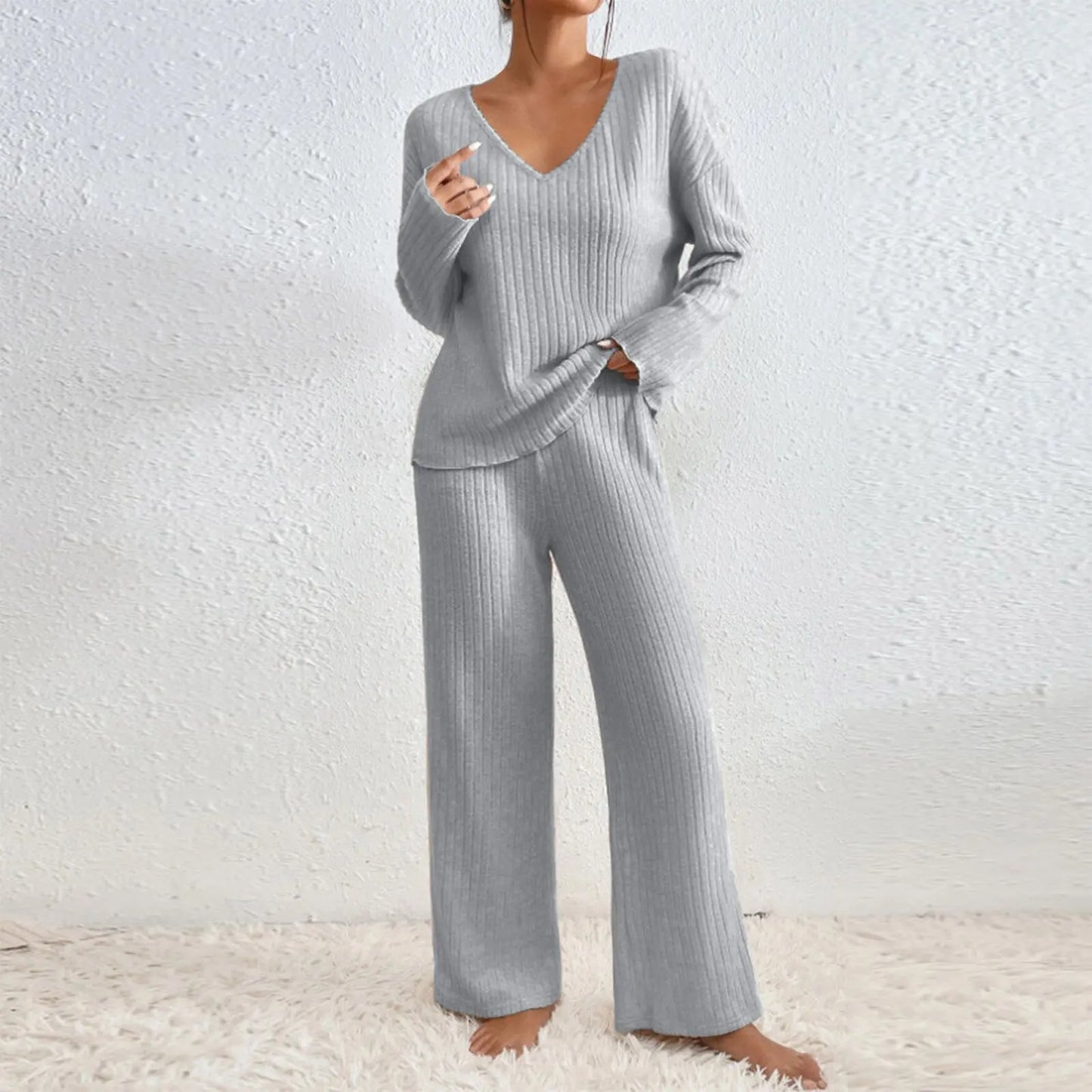 Vivienne | Tweedelige set met rechte broek en V-hals top