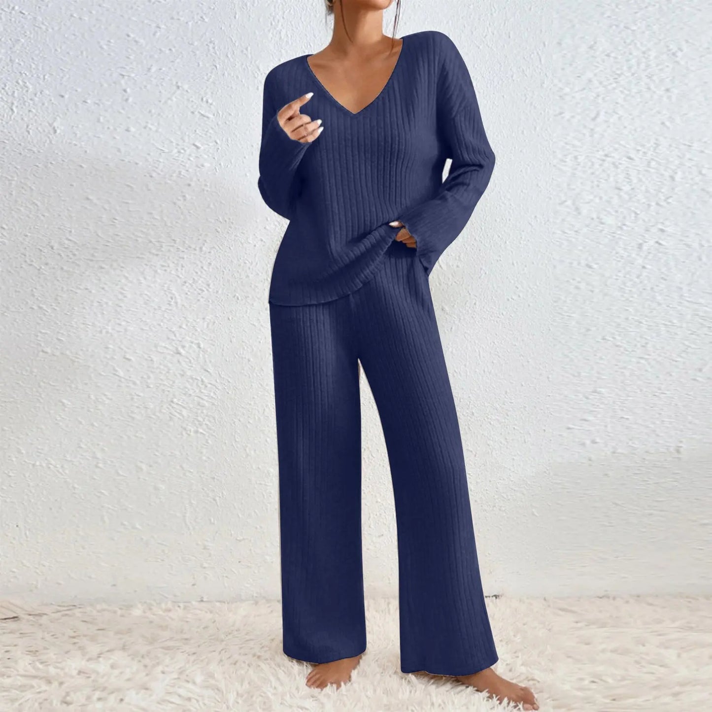 Vivienne | Tweedelige set met rechte broek en V-hals top