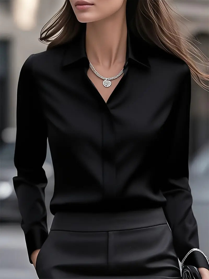 Amiliana | Luxe blouse met verborgen knoopsluiting