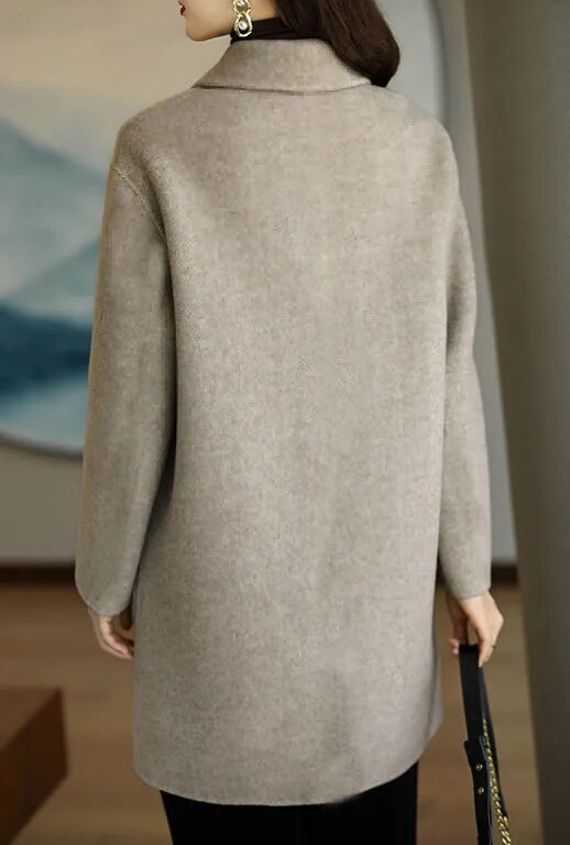 Silvia - Timeless Cashmere Jacket