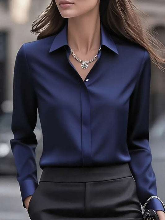 Amiliana | Luxe blouse met verborgen knoopsluiting